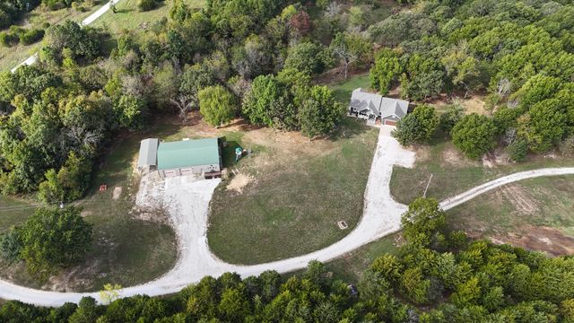 2373 E 540th Road, Buffalo, MO 65622