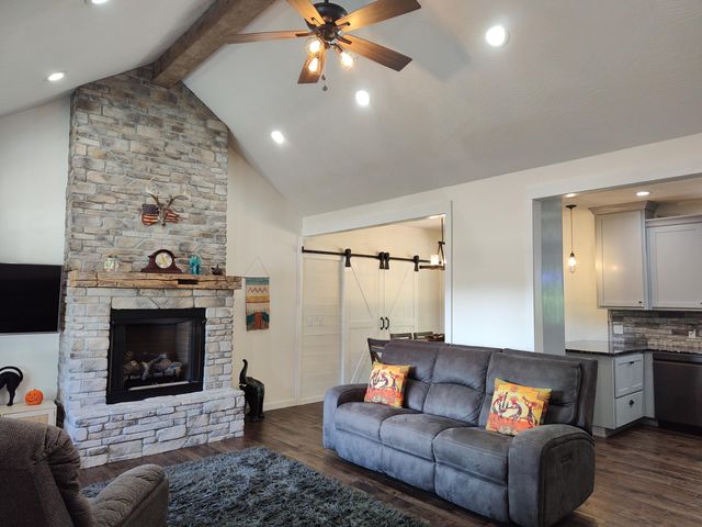 2373 E 540th Road, Buffalo, MO 65622