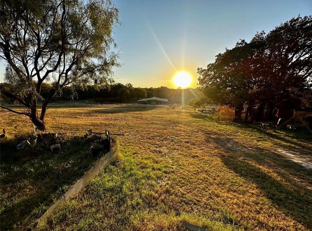 107 Rock Salt Court, Springtown, TX 76082