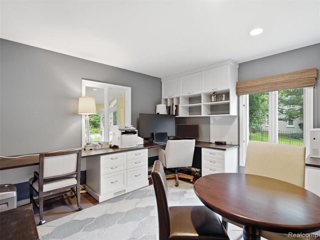 1281 Twin Maples Lane, Bloomfield Hills, MI 48301