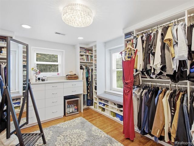 1281 Twin Maples Lane, Bloomfield Hills, MI 48301