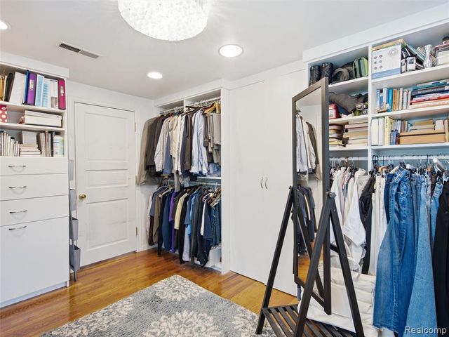 1281 Twin Maples Lane, Bloomfield Hills, MI 48301