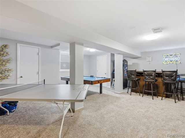 1281 Twin Maples Lane, Bloomfield Hills, MI 48301