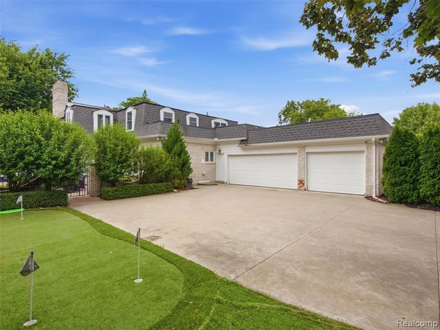 1281 Twin Maples Lane, Bloomfield Hills, MI 48301