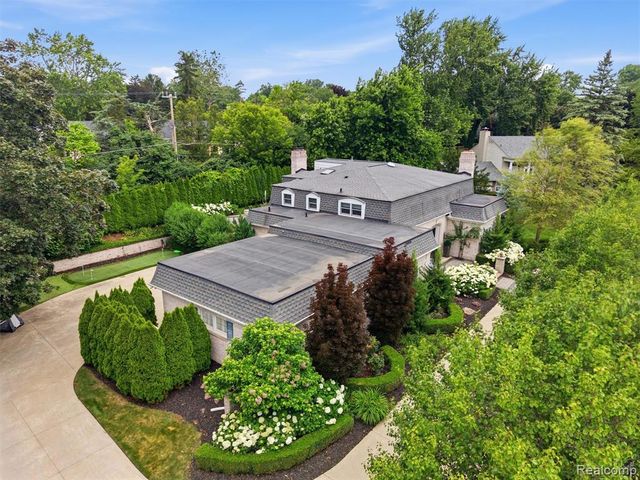 1281 Twin Maples Lane, Bloomfield Hills, MI 48301