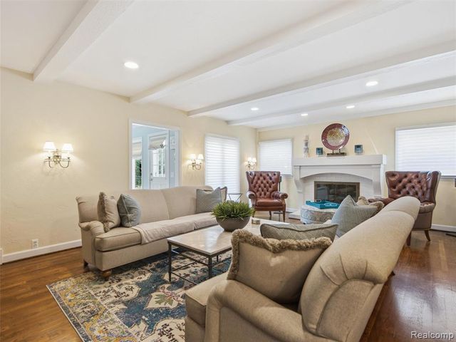 1281 Twin Maples Lane, Bloomfield Hills, MI 48301