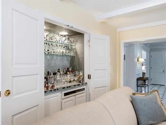 1281 Twin Maples Lane, Bloomfield Hills, MI 48301