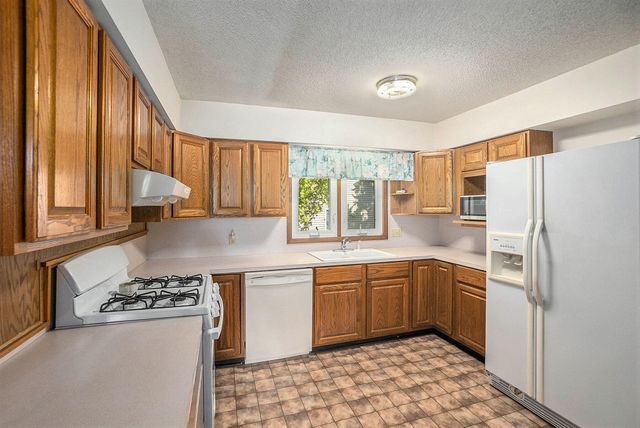 859 E Adda Street, White Cloud, MI 49349