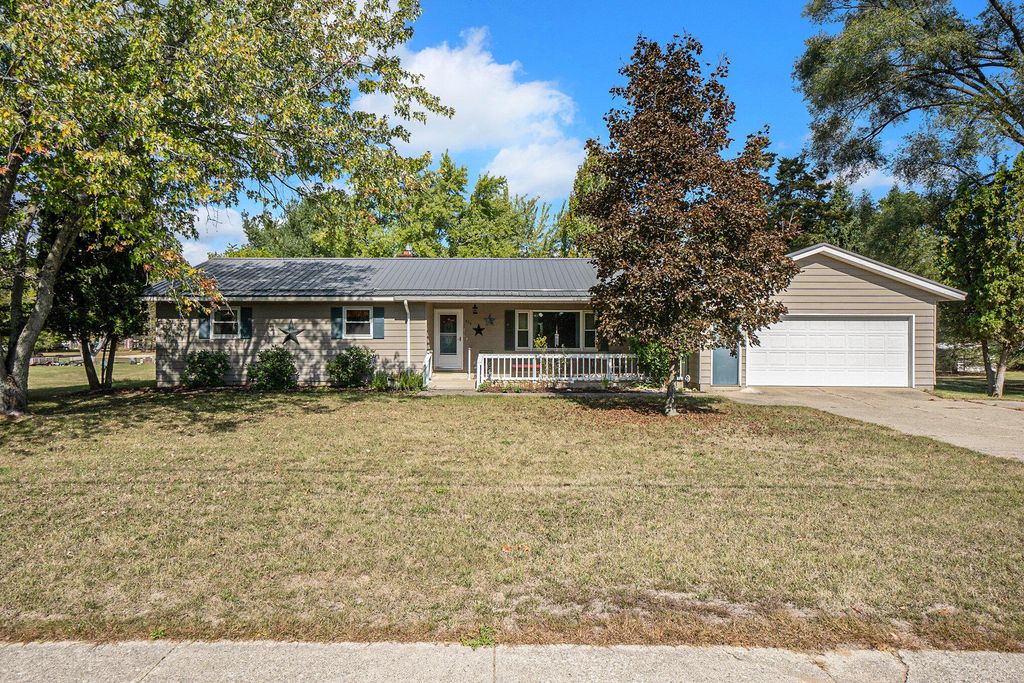 859 E Adda Street, White Cloud, MI 49349