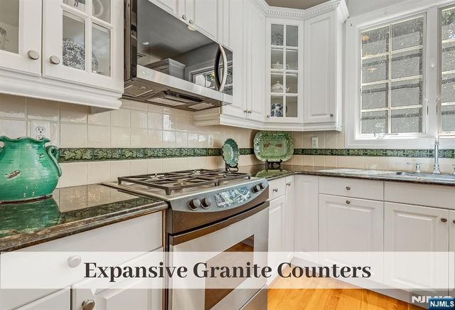 608 Fieldstone Terrace, Wyckoff, NJ 07481