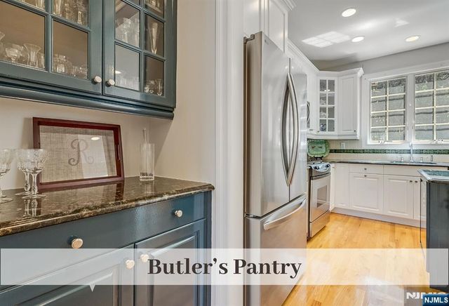 608 Fieldstone Terrace, Wyckoff, NJ 07481