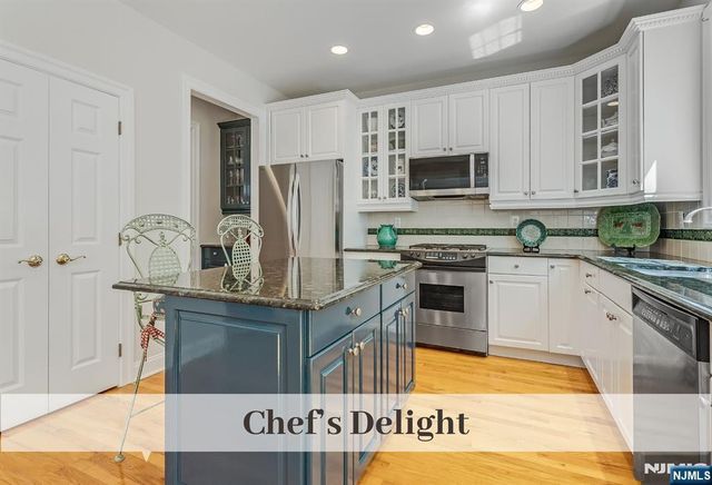 608 Fieldstone Terrace, Wyckoff, NJ 07481