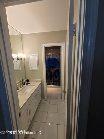 5025 Wayneland Drive, B12, Jackson, MS 39211