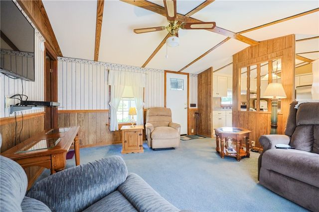 44 Clegg Avenue, Tiverton, RI 02878