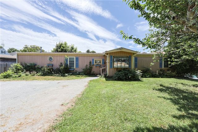 44 Clegg Avenue, Tiverton, RI 02878
