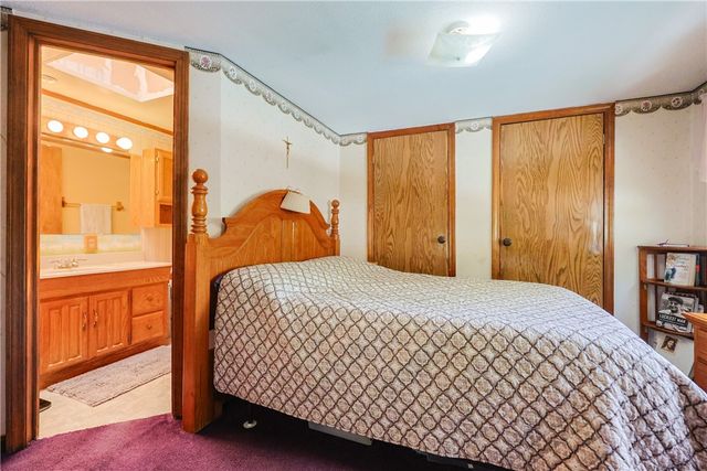 44 Clegg Avenue, Tiverton, RI 02878