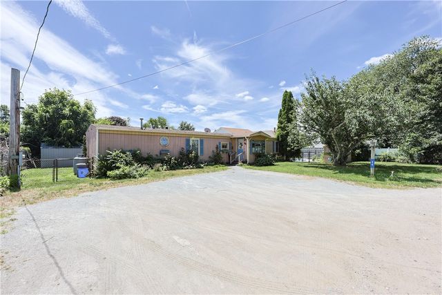 44 Clegg Avenue, Tiverton, RI 02878