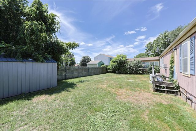 44 Clegg Avenue, Tiverton, RI 02878