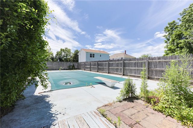 44 Clegg Avenue, Tiverton, RI 02878