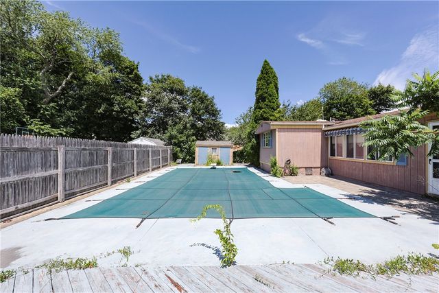 44 Clegg Avenue, Tiverton, RI 02878