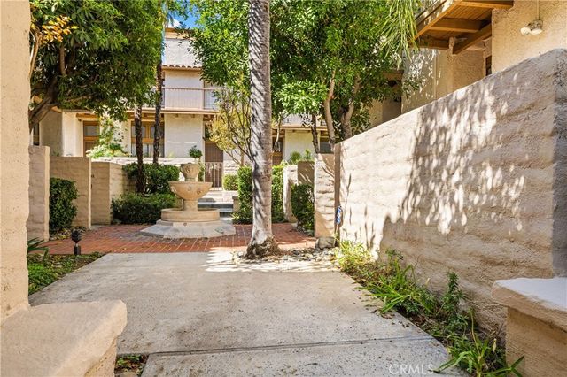 23473 Park Sorrento, Calabasas, CA 91302