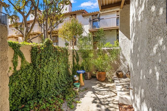 23473 Park Sorrento, Calabasas, CA 91302