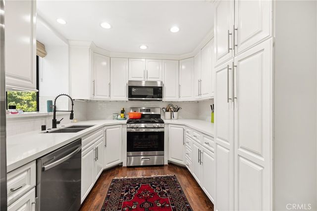 23473 Park Sorrento, Calabasas, CA 91302