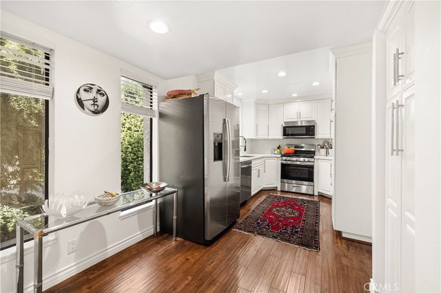 23473 Park Sorrento, Calabasas, CA 91302