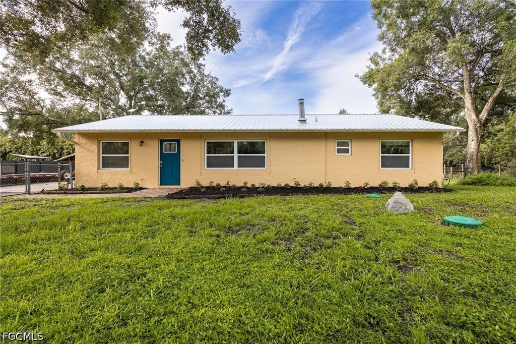 11700 Deal RD, North Fort Myers, FL 33917