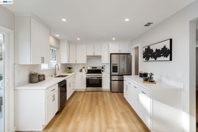 519 Holly St, Vallejo, CA 94589