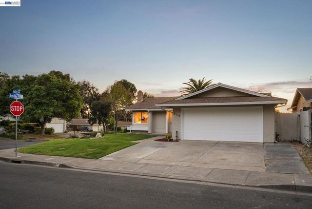 519 Holly St, Vallejo, CA 94589