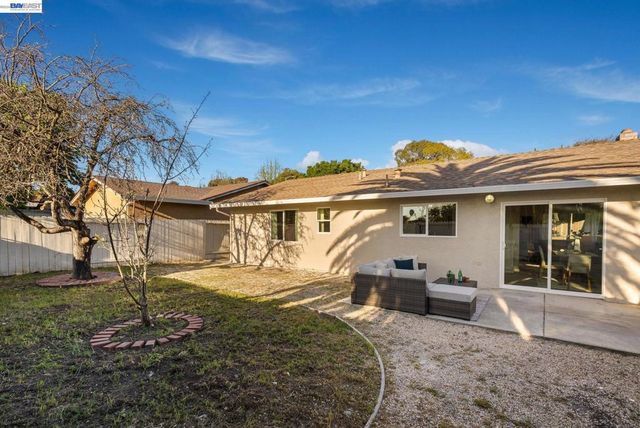 519 Holly St, Vallejo, CA 94589