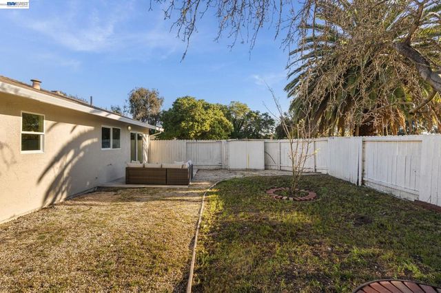 519 Holly St, Vallejo, CA 94589