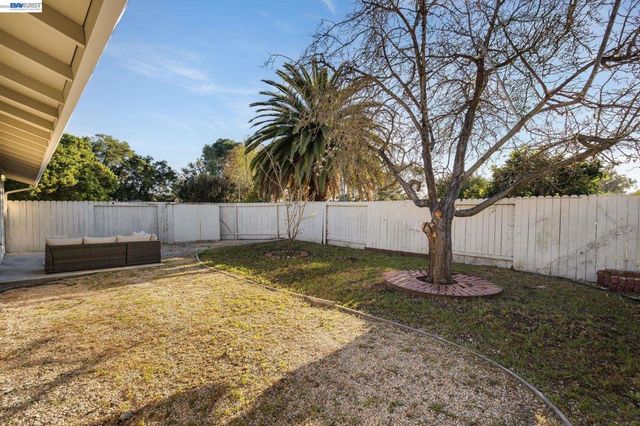 519 Holly St, Vallejo, CA 94589