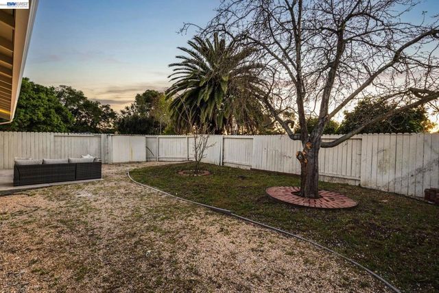 519 Holly St, Vallejo, CA 94589