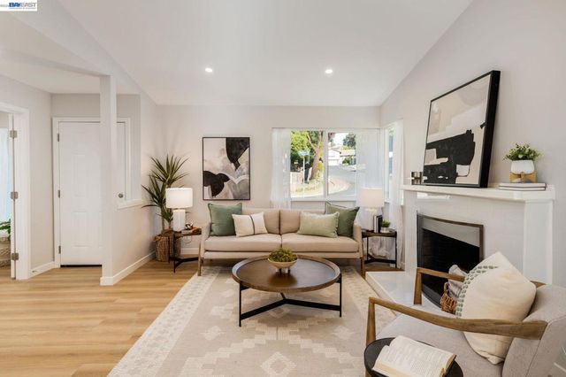 519 Holly St, Vallejo, CA 94589