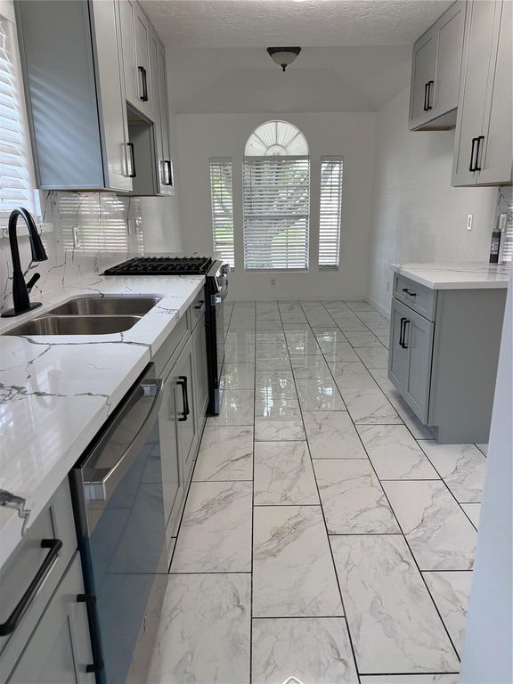 6423 Crim Court, Houston, TX 77049
