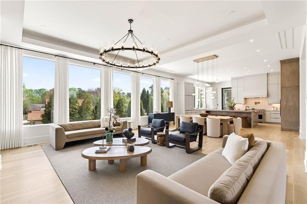 Image 11 of property listing at 101 Coronado Court, Marietta, GA 30067