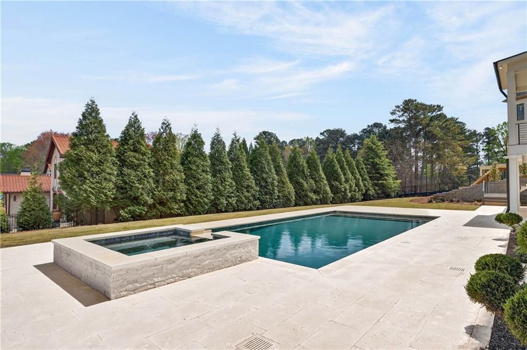 Image 2 of property listing at 101 Coronado Court, Marietta, GA 30067