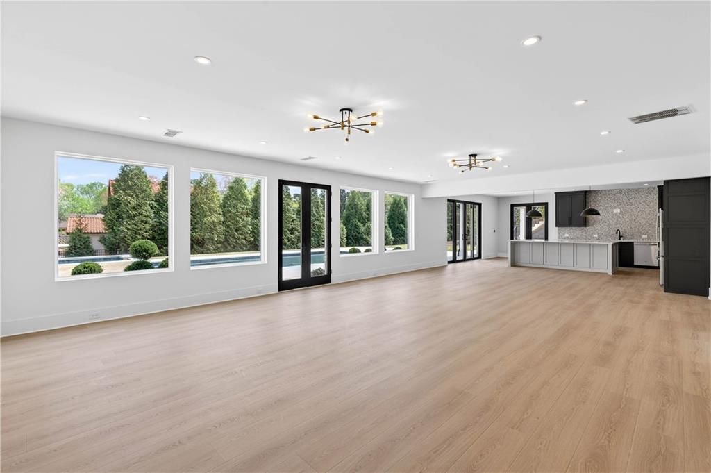 Image 54 of property listing at 101 Coronado Court, Marietta, GA 30067