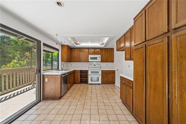 2 Prado 32, Irvine, CA 92612