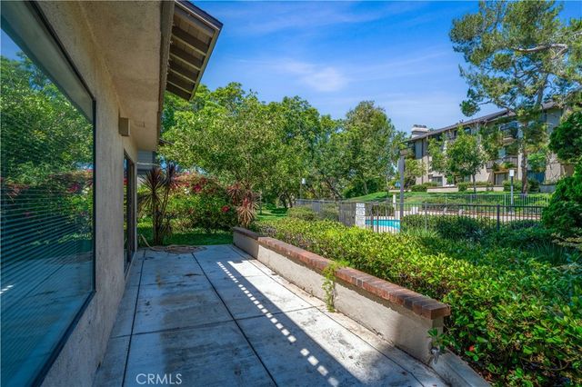 2 Prado 32, Irvine, CA 92612