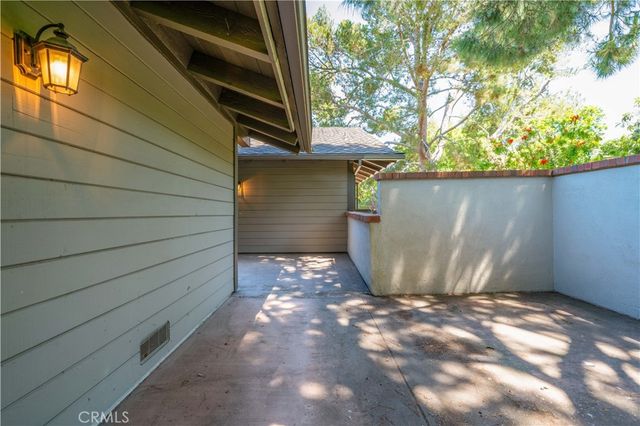 2 Prado 32, Irvine, CA 92612