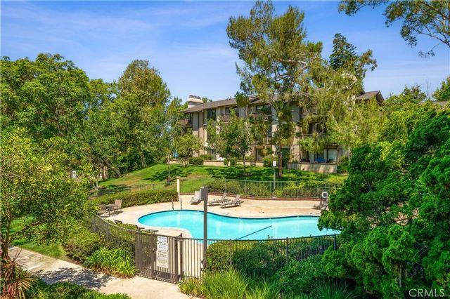 2 Prado 32, Irvine, CA 92612