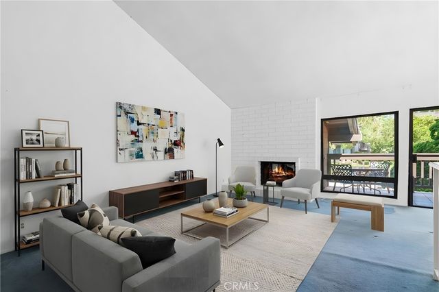 2 Prado 32, Irvine, CA 92612