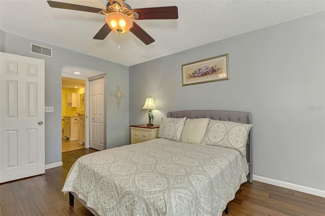 433 CERROMAR LANE 341, Venice, FL 34293