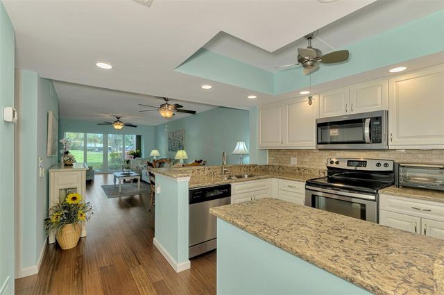 433 CERROMAR LANE 341, Venice, FL 34293