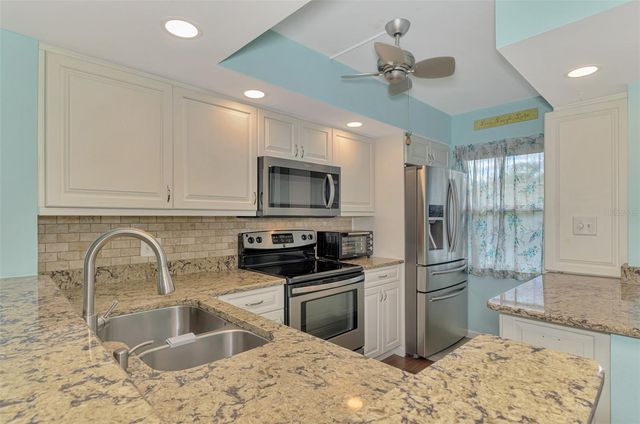 433 CERROMAR LANE 341, Venice, FL 34293