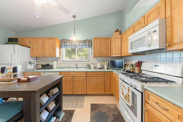 2S111 Waltham Court, Warrenville, IL 60555