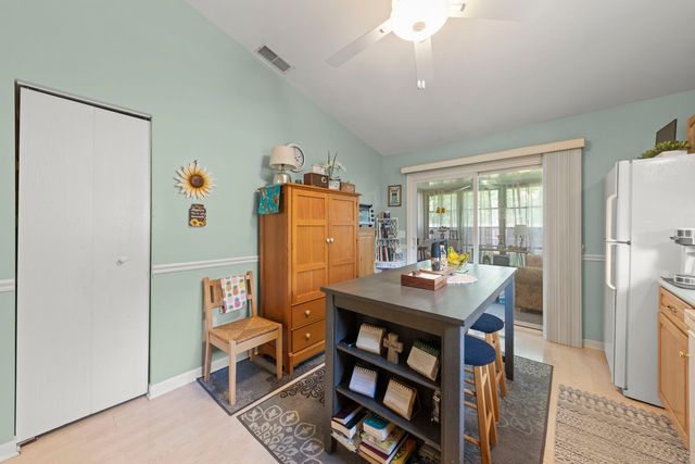 2S111 Waltham Court, Warrenville, IL 60555
